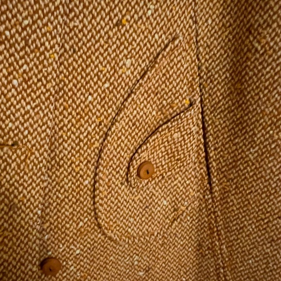 Vintage Mustard Yellow Cape - Picture 2 of 7